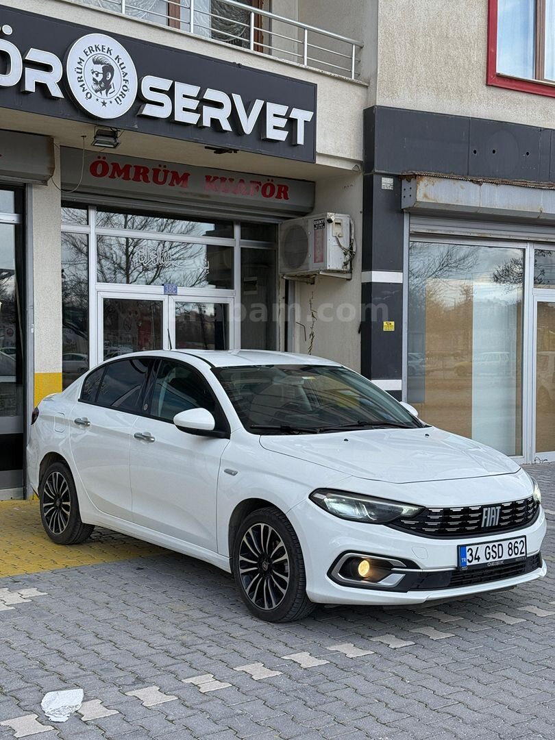 SAHİBİNDEN DEĞİŞENSİZ FİAT EGEA 1.6 MULTİJET 130 BG DCT LOUNGE 2023 MODEL 4
