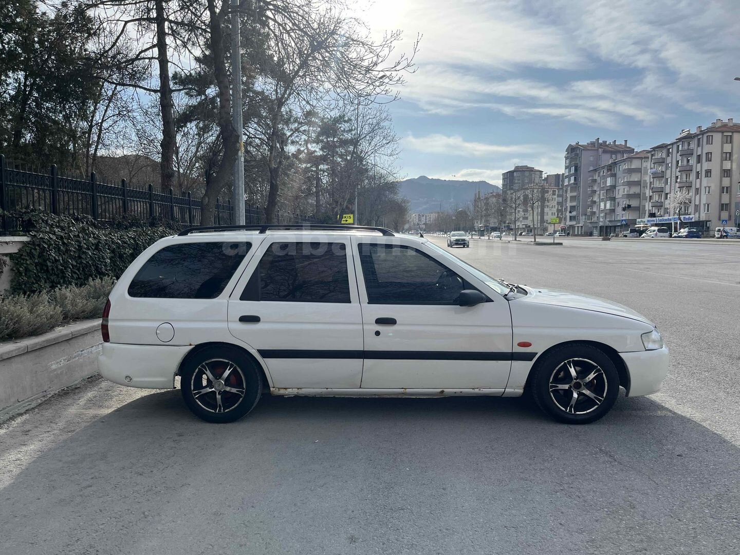 Sahibinden Ford Escort 1.6 CLX 1999 Model 4