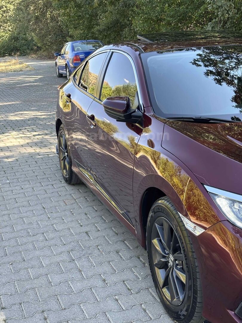 SAHİBİNDEN HATASIZ BOYASIZ HONDA CIVIC 2019 145 km Bordo 3