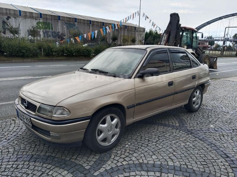 Galeriden Opel Astra 1.6 1998 Model Rize 1