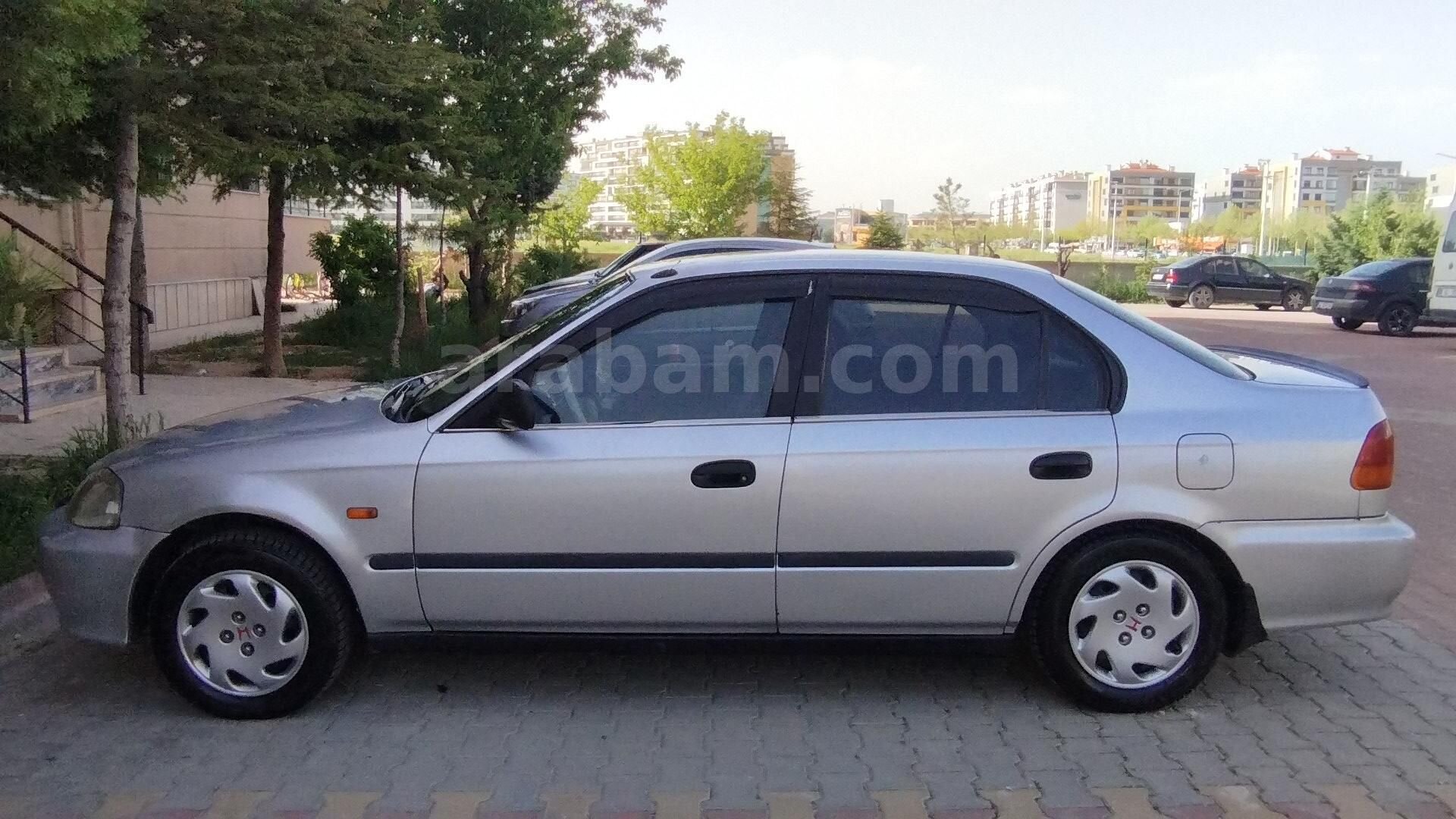 Sahibinden Honda Civic 1.4 i S 2000 Model 2