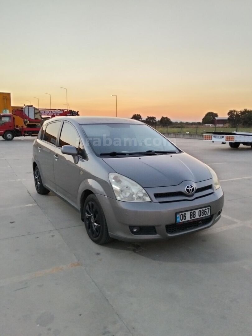Sahibinden Toyota Verso 1.6 Comfort 2006 Model 2