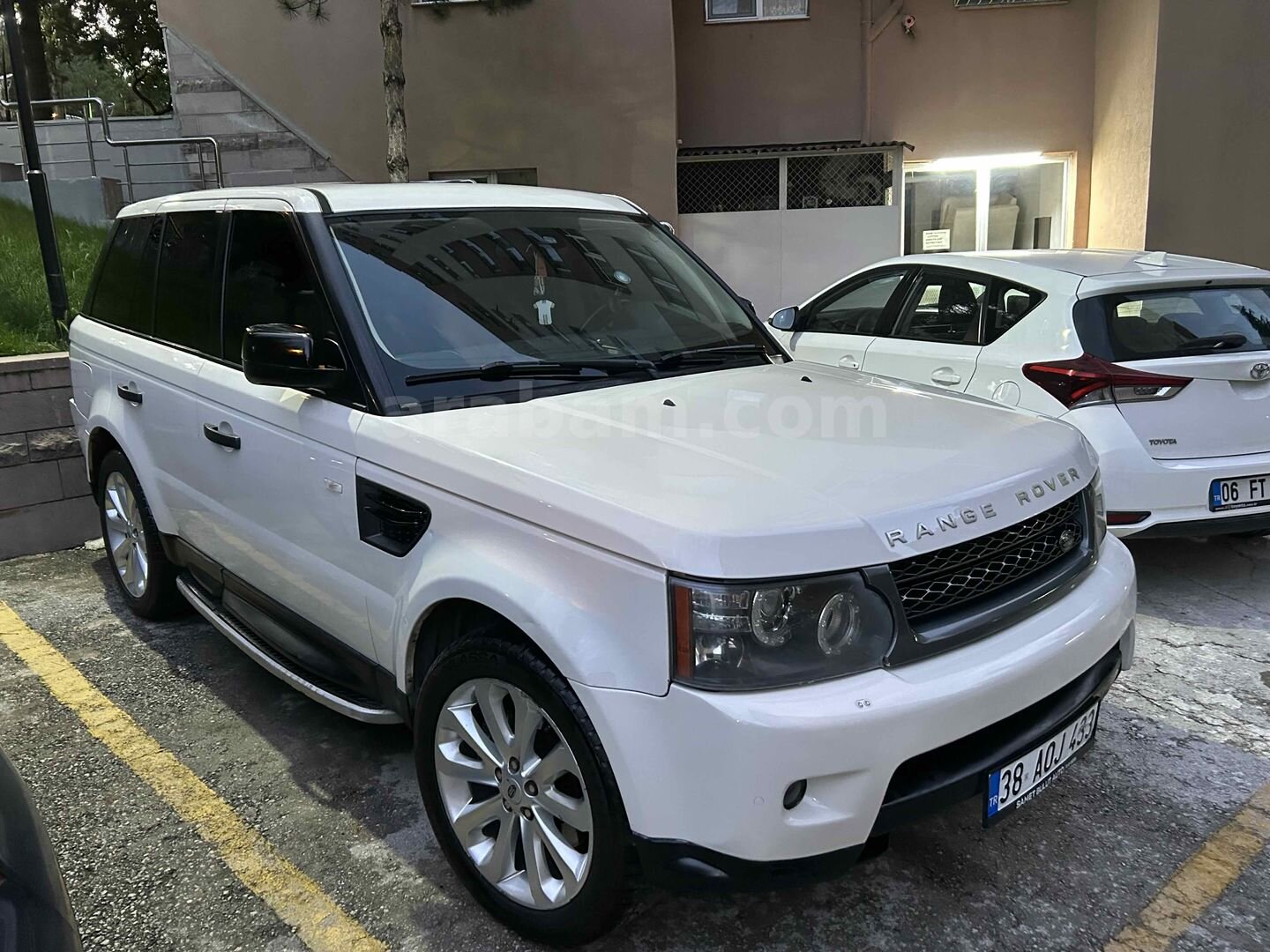 Sahibinden Land Rover Range Sport 3.0 TDV6 Premium HSE 2010 Model 1