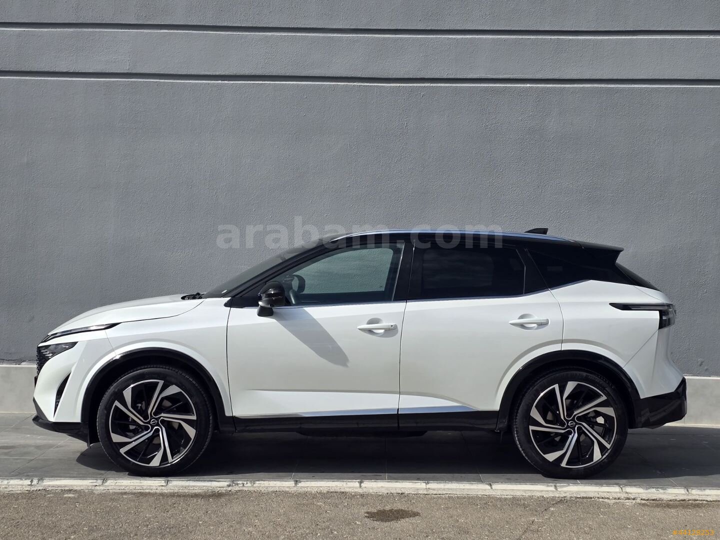 2025 QASHQAİ PLATIUM PREMIUM 29.000 KM BOYASIZ BEYAZ ÇİFT RENK 4