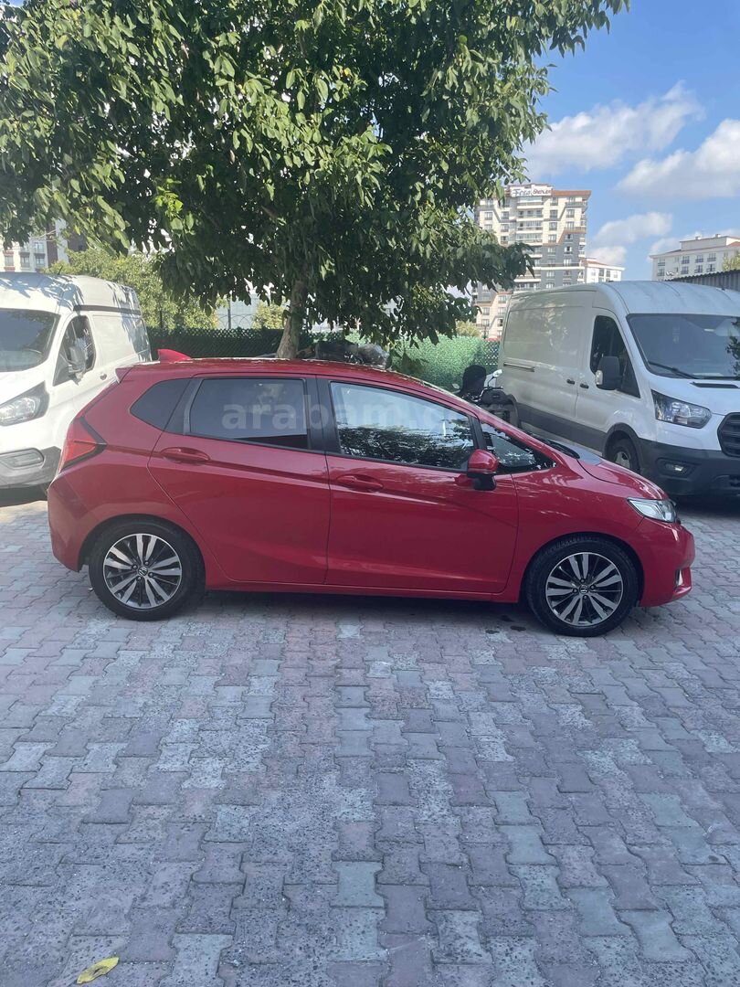 Sahibinden Honda Jazz 1.3 Elegance 2015 Model 2