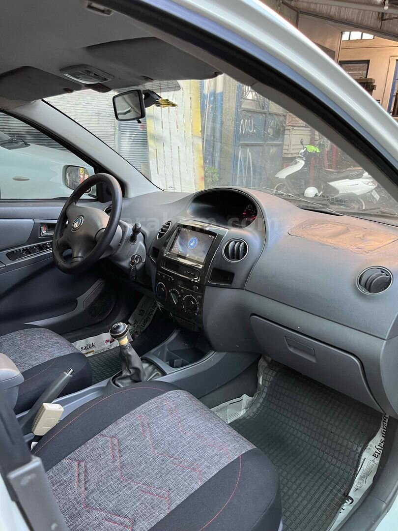 Sahibinden Geely Familia 1.5 Comfort 2011 Model Muğla 196.000 km Beyaz 4