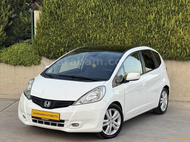 2011 MODEL 1.4 TAM OTOMATİK 144.000 KM HONDA JAZZ FUN 100 HP