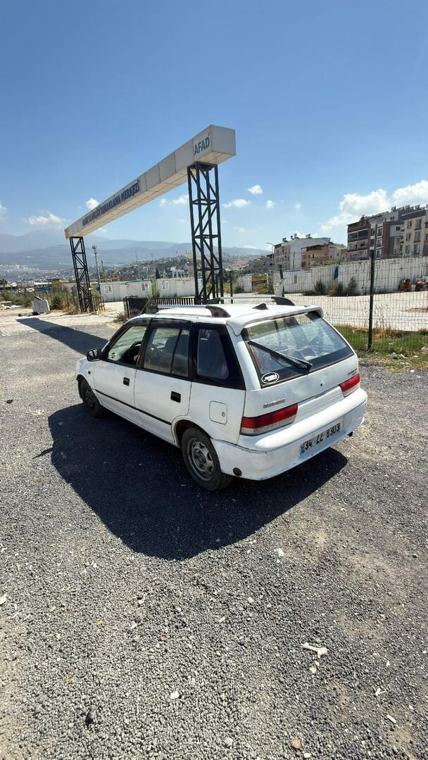 Sahibinden Suzuki Swift 1.3 GLX 2001 Model 4