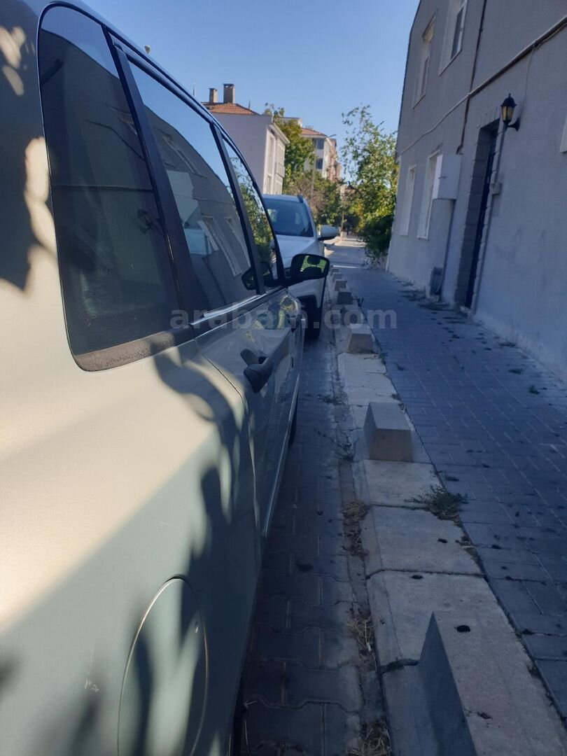 Sahibinden Fiat Stilo 1.6 Actual 2004 Model 98.700 km Yeşil 3