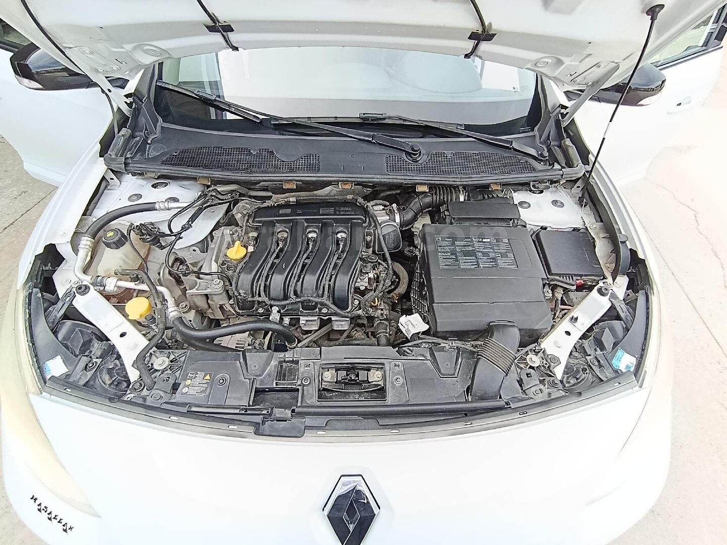 Sahibinden Renault Fluence 1.6 Extreme 2012 Model Yozgat 71.020 km Beyaz 3