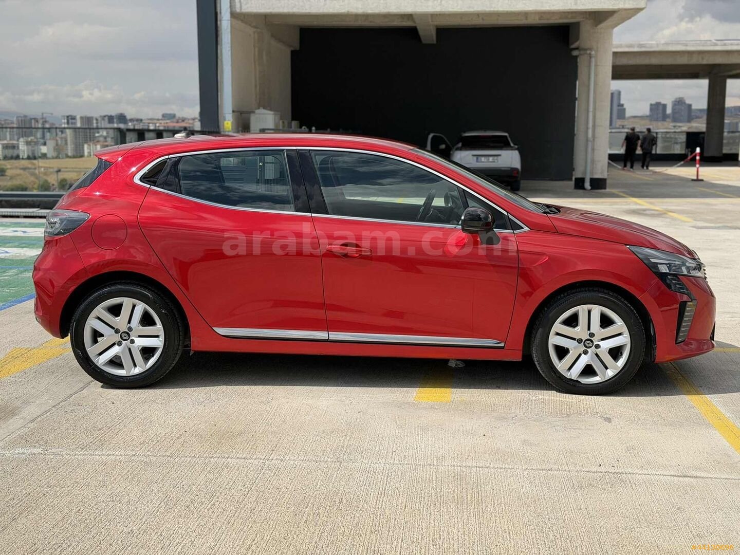 Galeriden Renault Clio 1.0 TCe Evolution 2023 Model Ankara 63.000 km Kırmızı 4