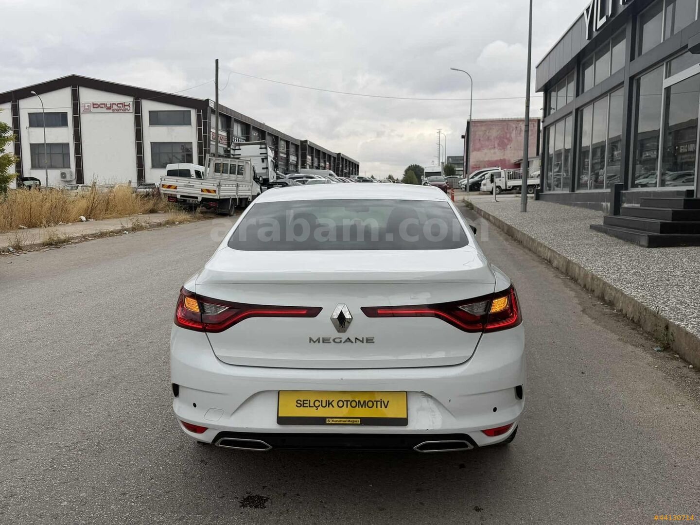 Galeriden Renault Megane 1.3 TCe Joy Comfort 2022 Model Eskişehir 40.000 km Beyaz 5