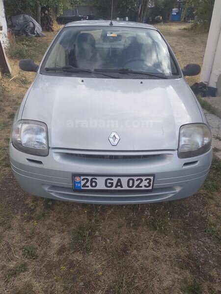 Sahibinden Renault Clio 1.4 RNA 2000 Model Eskişehir 162.000 km Gri (Gümüş)