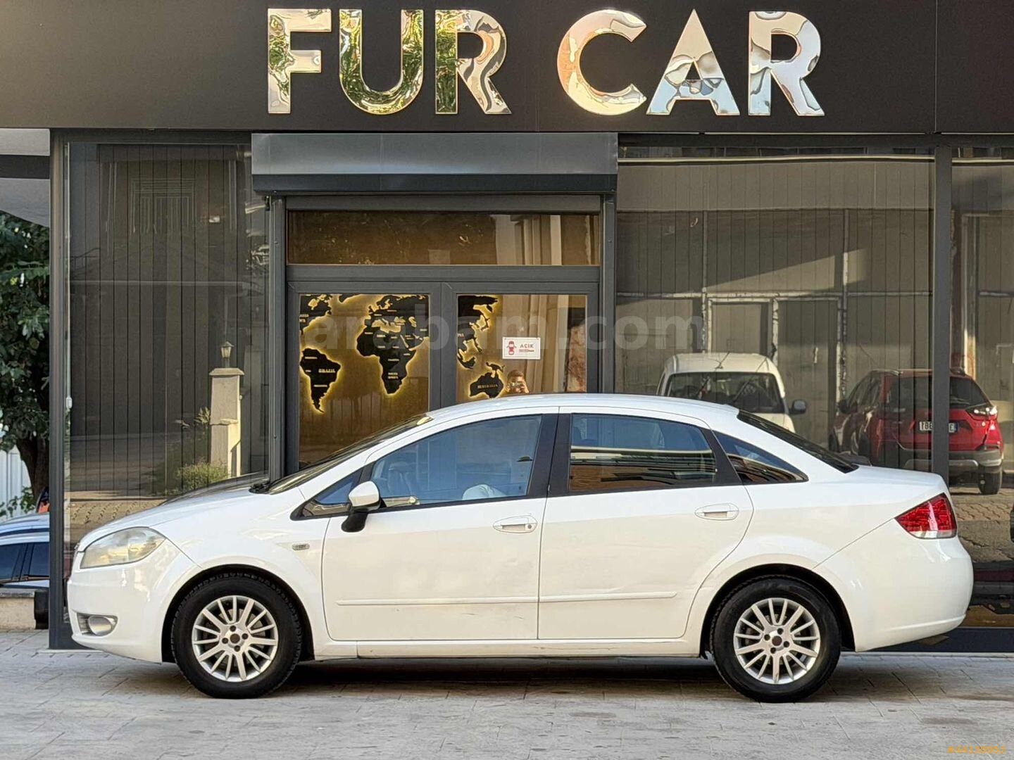 FUR CAR FİAT LİNEA 1.6 MULTİJET EN DOLUSU 100.000 TL PEŞİNAT İLE 5