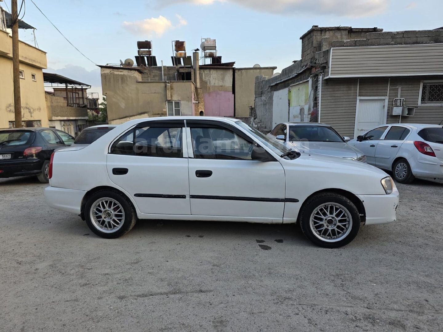 Sahibinden Hyundai Accent 1.3 LX 2001 Model 342.000 km Beyaz 7