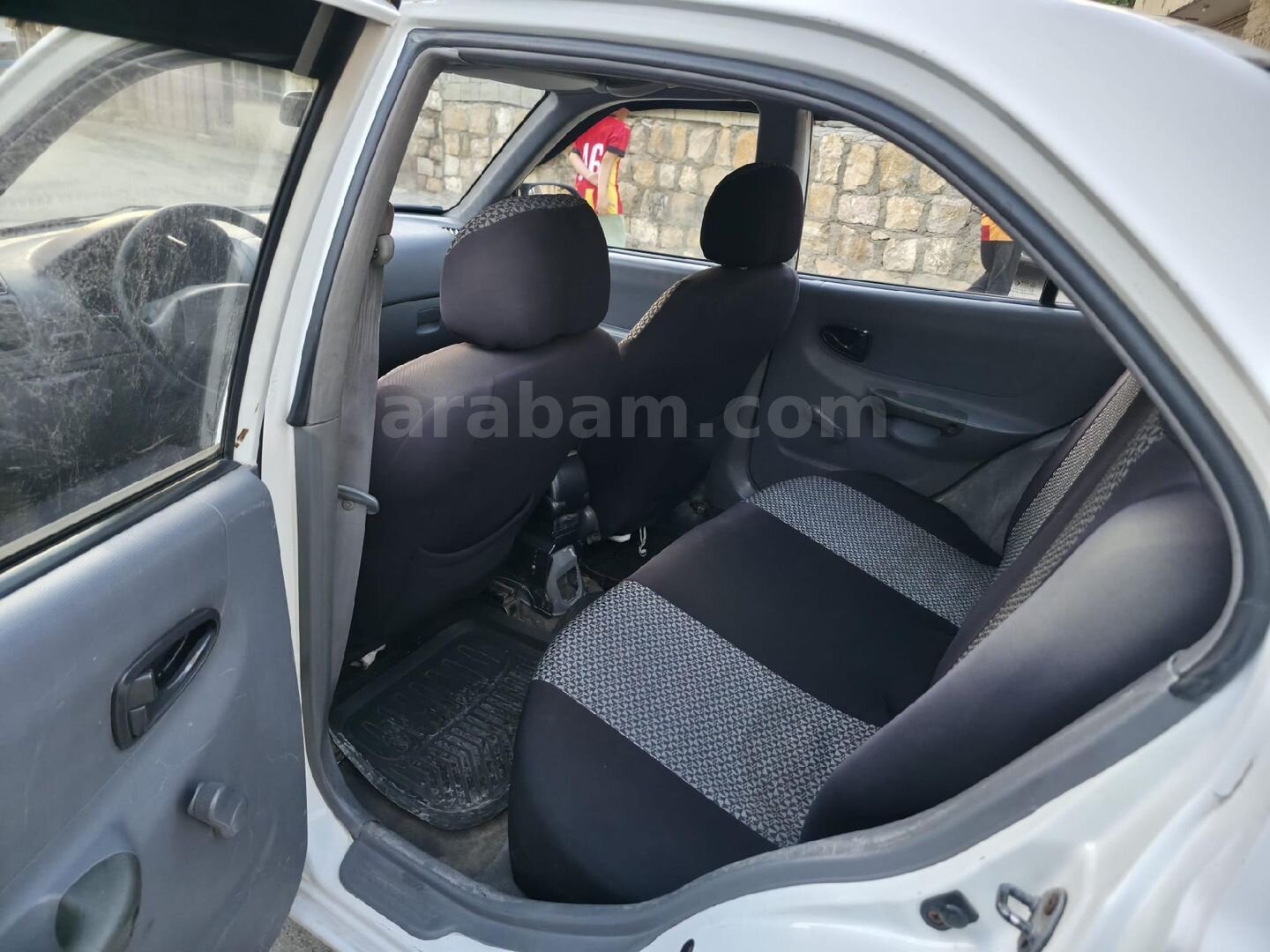 Sahibinden Hyundai Accent 1.3 LX 2001 Model 342.000 km Beyaz 6