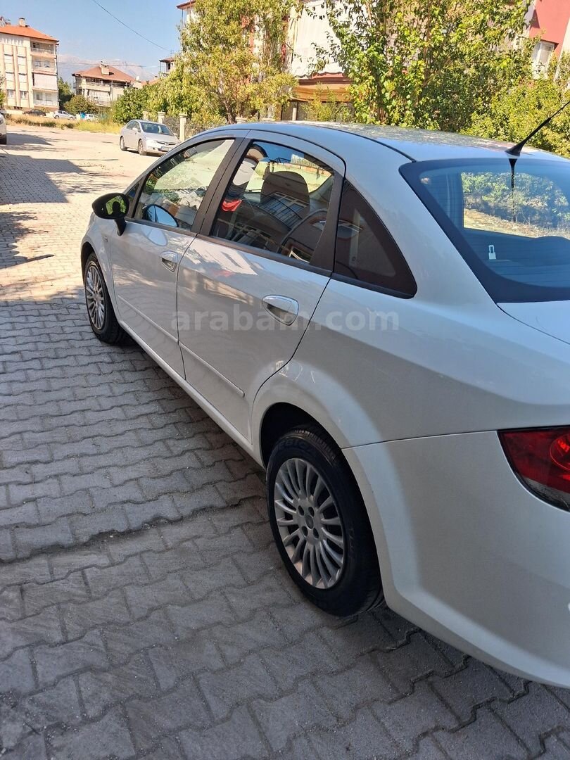 Sahibinden Fiat Linea 1.3 Multijet Mood 2016 Model Burdur 211.000 km Beyaz 1