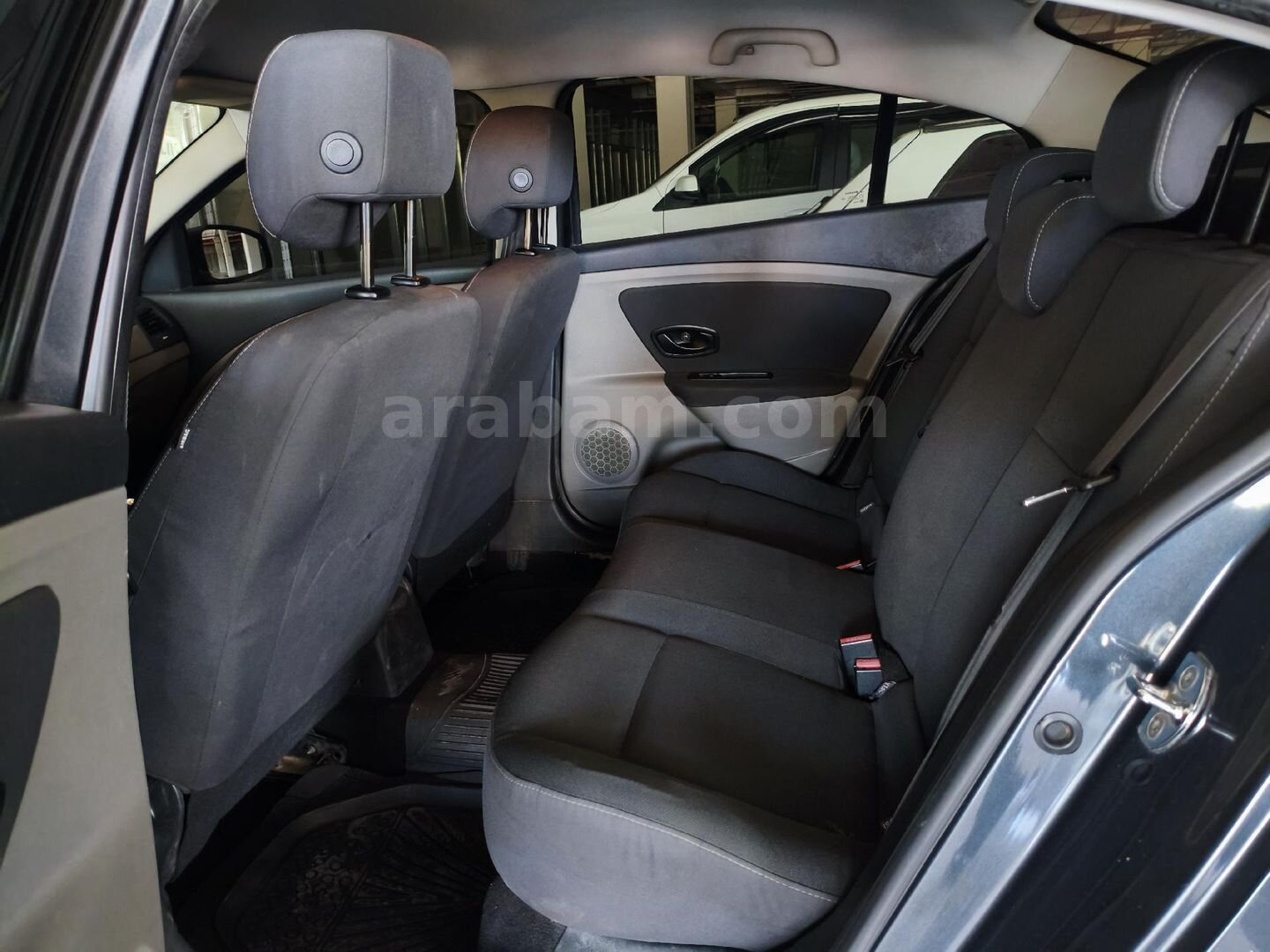 Sahibinden Renault Fluence 1.5 dCi Business 2010 Model Ankara 253.000 km Füme 7