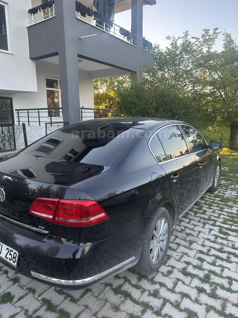 Sahibinden Volkswagen Passat 1.6 TDi BlueMotion Comfortline 2013 Model Malatya 301.000 km Siyah 3