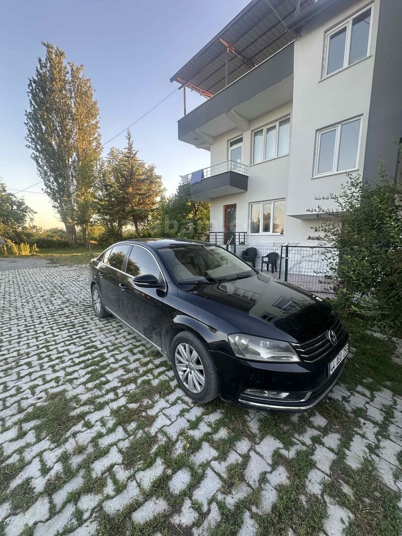 Sahibinden Volkswagen Passat 1.6 TDi BlueMotion Comfortline 2013 Model Malatya 301.000 km Siyah 5