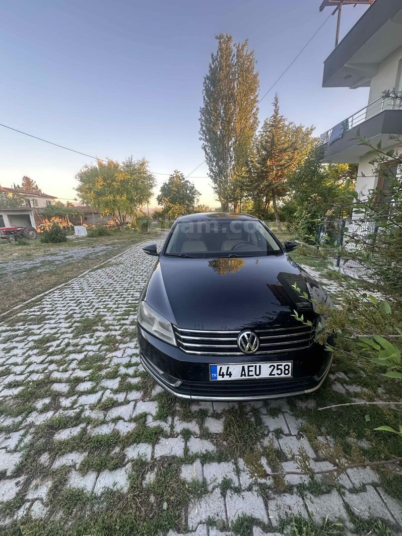 Sahibinden Volkswagen Passat 1.6 TDi BlueMotion Comfortline 2013 Model Malatya 301.000 km Siyah 7