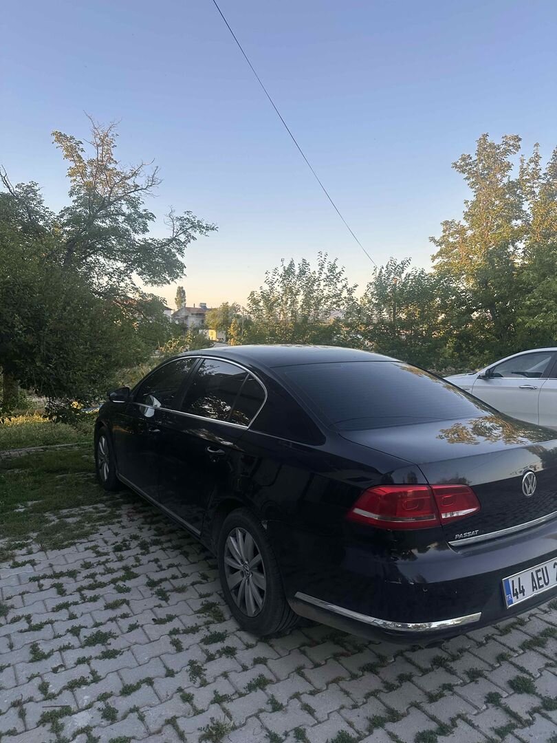 Sahibinden Volkswagen Passat 1.6 TDi BlueMotion Comfortline 2013 Model Malatya 301.000 km Siyah 2