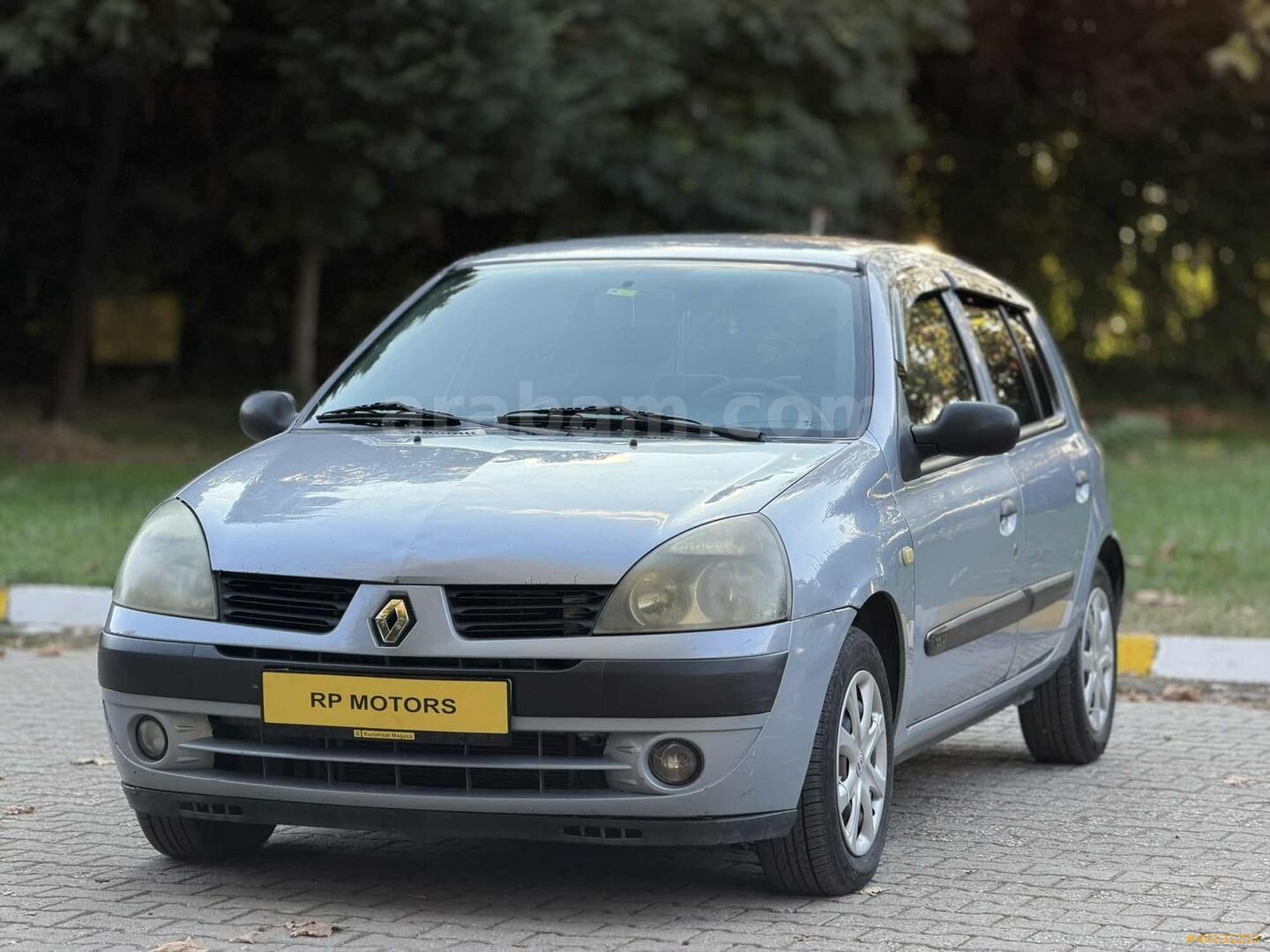 Galeriden Renault Clio 1.2 Authentique 2004 Model Bursa 225.000 km Gri 3