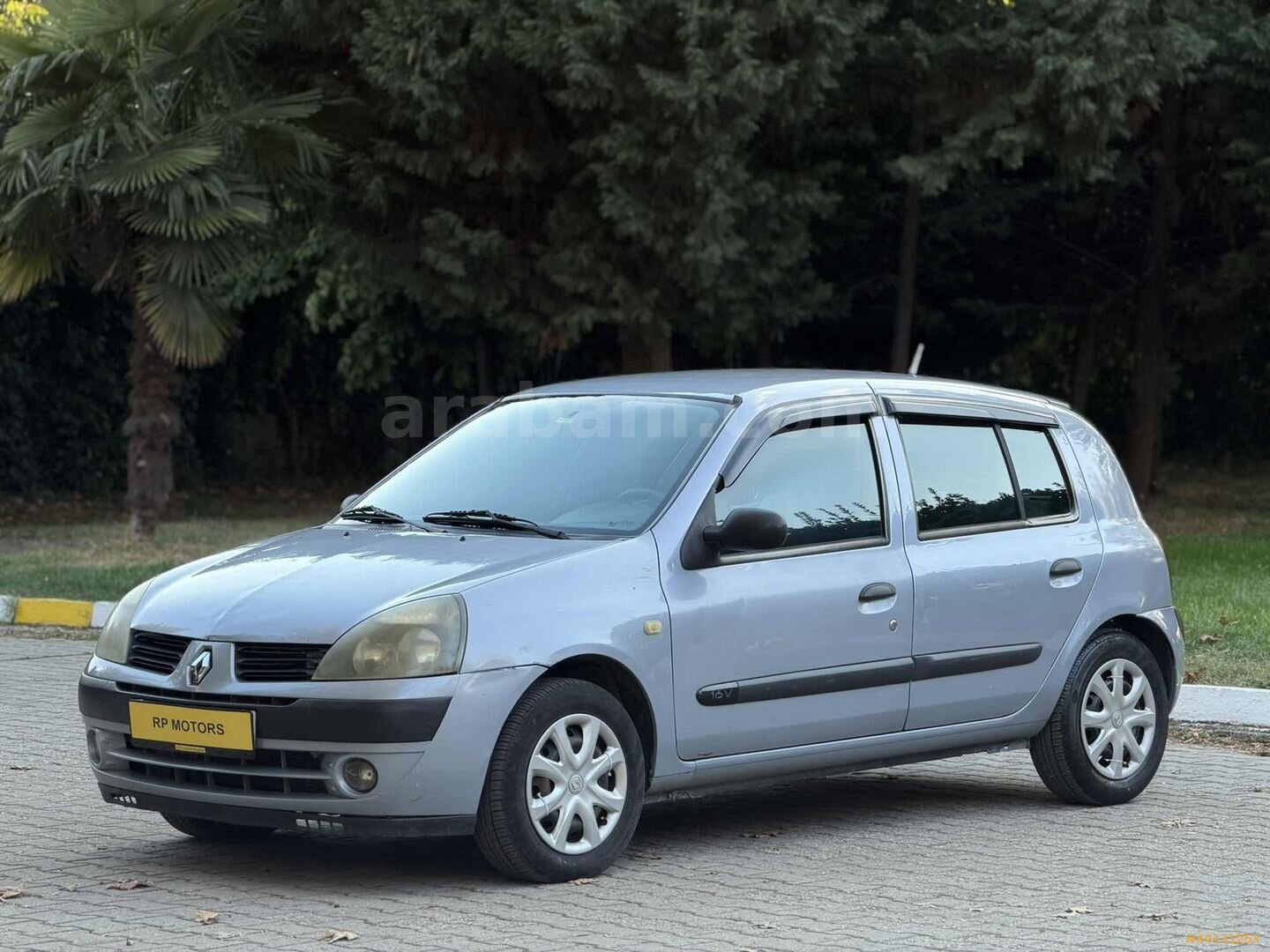 Galeriden Renault Clio 1.2 Authentique 2004 Model Bursa 225.000 km Gri 1