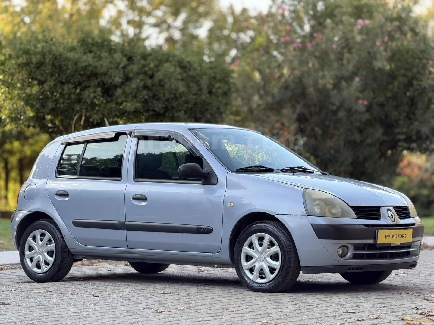 Galeriden Renault Clio 1.2 Authentique 2004 Model Bursa 225.000 km Gri 6