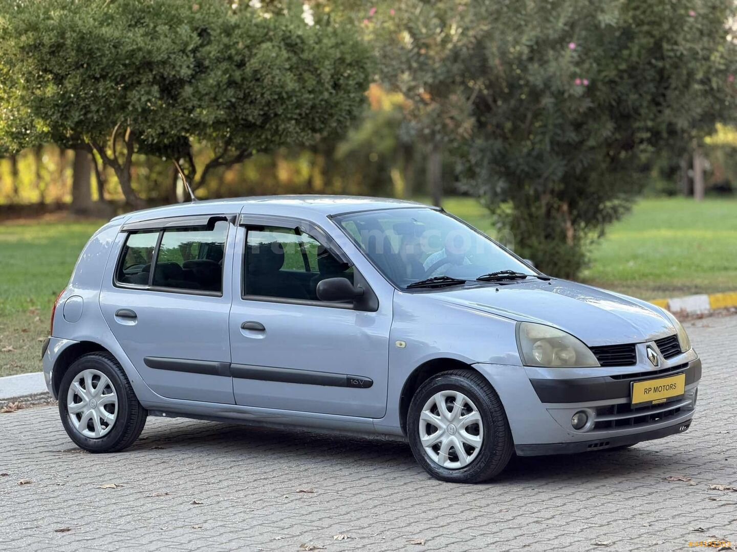 Galeriden Renault Clio 1.2 Authentique 2004 Model Bursa 225.000 km Gri 7