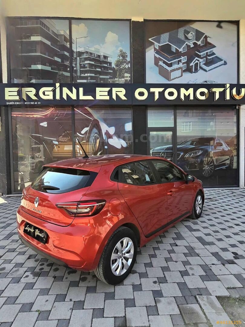 Galeriden Renault Clio 1.0 TCe Joy 2022 Model Kocaeli 150.000 km Kırmızı 4