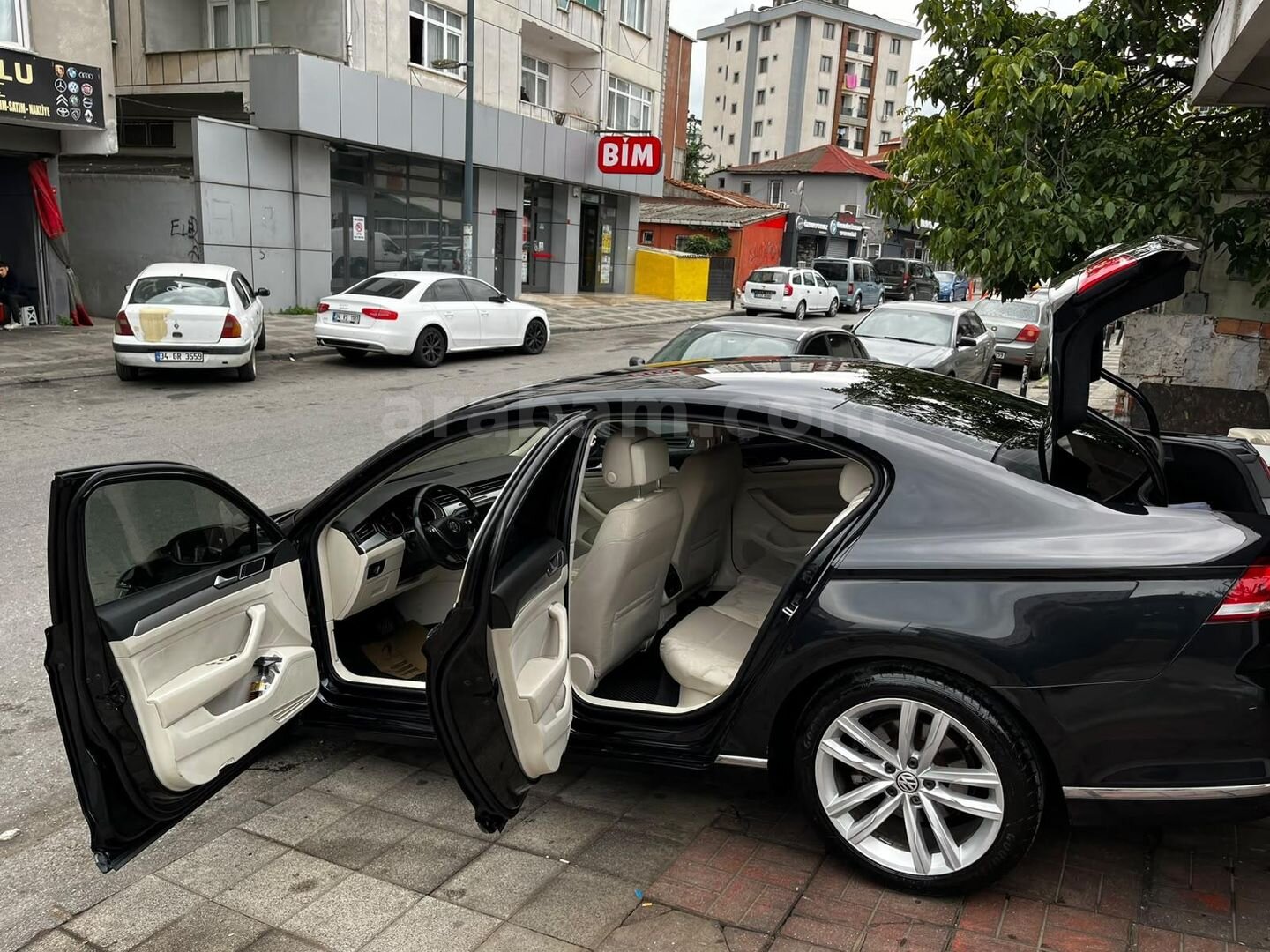 Sahibinden Volkswagen Passat 1.6 TDi BlueMotion Comfortline 2015 Model İstanbul 180.400 km Siyah 3