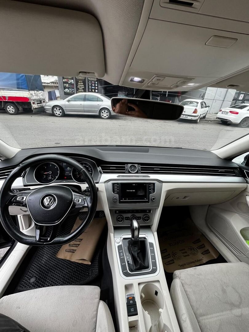 Sahibinden Volkswagen Passat 1.6 TDi BlueMotion Comfortline 2015 Model İstanbul 180.400 km Siyah 7