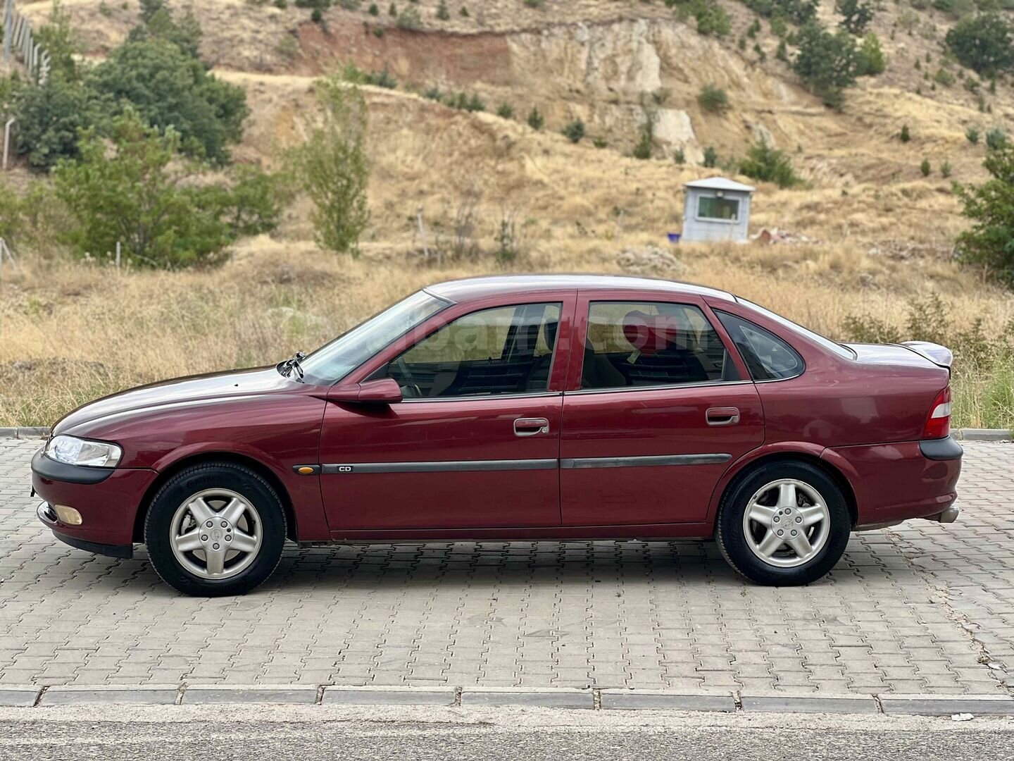 Sahibinden Opel Vectra 2.0 CD 1996 Model Kırıkkale 287.000 km Bordo 7