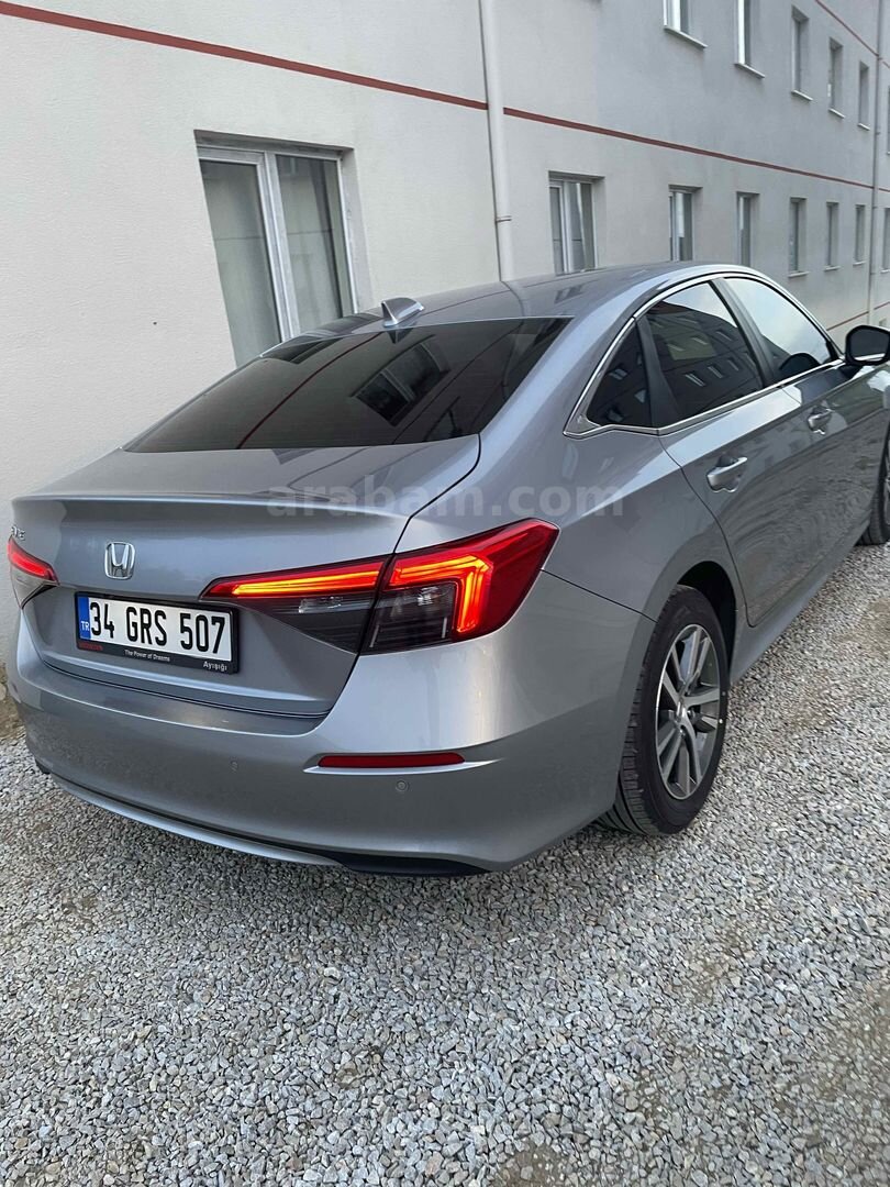 Sahibinden Honda Civic 1.5 i-VTEC Elegance 2023 Model İstanbul 73.000 km Gri (Gümüş) 3