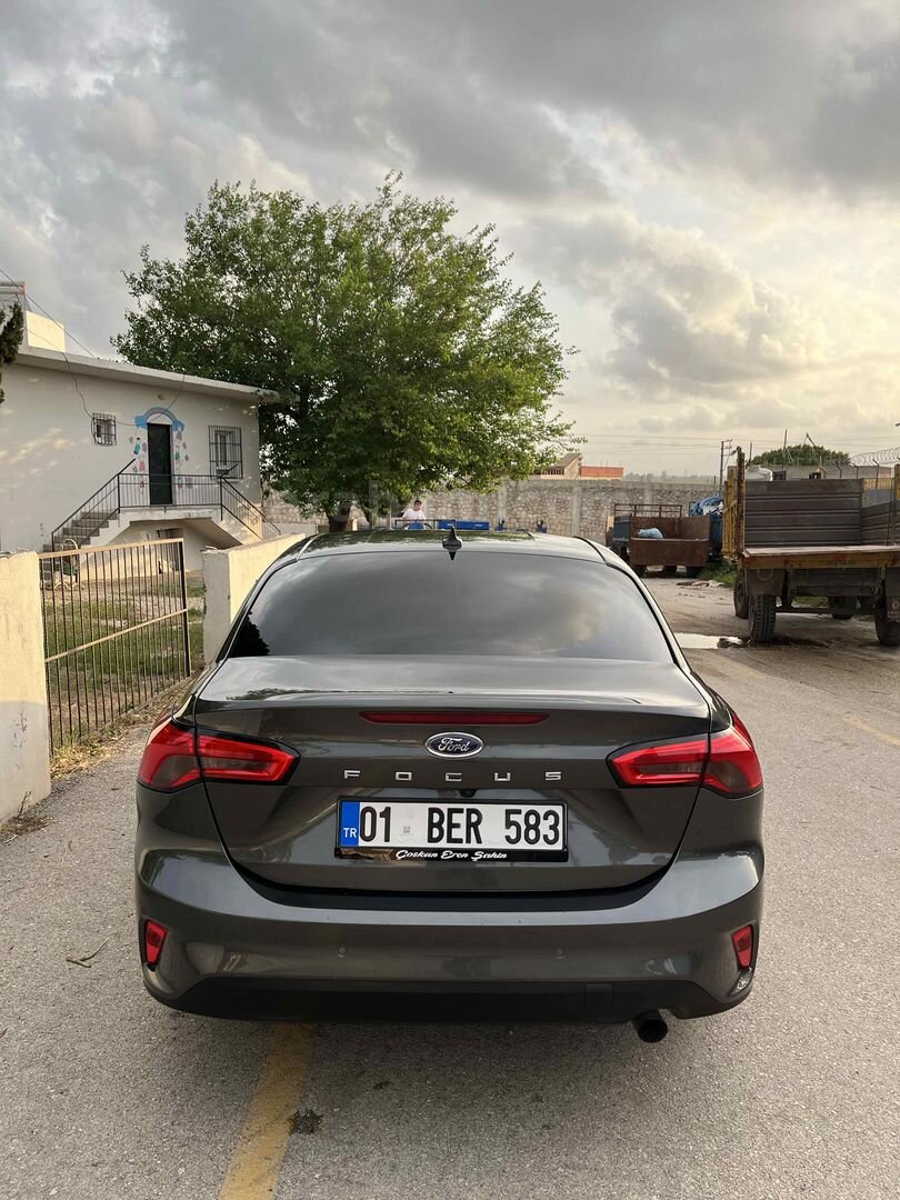 Sahibinden Ford Focus 1.5 TDCi Titanium 2020 Model Adana 177.000 km Füme 5