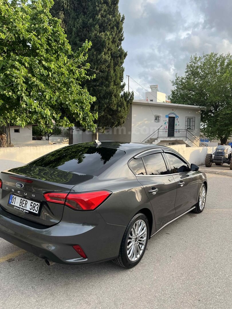 Sahibinden Ford Focus 1.5 TDCi Titanium 2020 Model Adana 177.000 km Füme 4