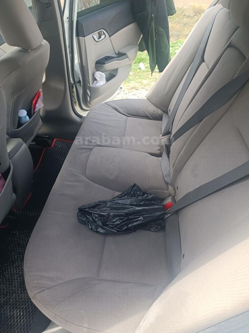 Sahibinden Honda Civic 1.6i VTEC Eco Elegance 2014 Model 3