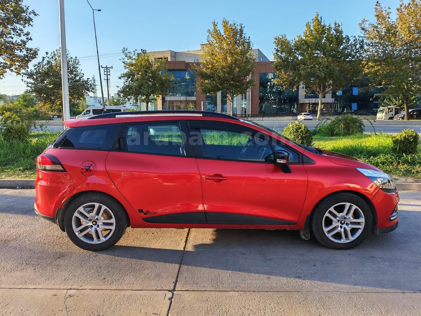 Sahibinden Renault Clio 1.5 dCi SportTourer Joy 2017 Model Bursa 150.000 km Kırmızı 6