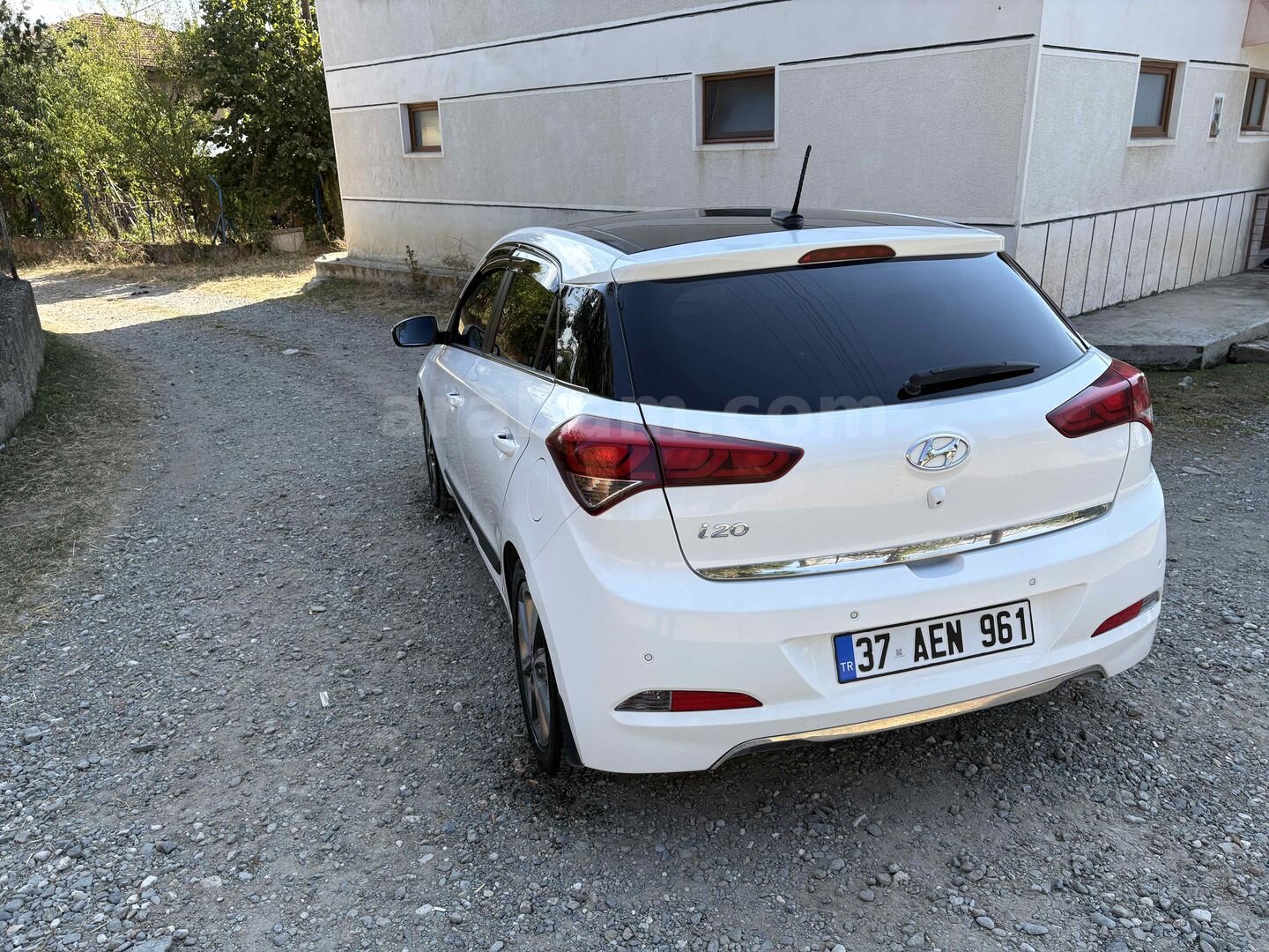 Sahibinden Hyundai i20 1.4 MPI Elite Smart 2015 Model 4