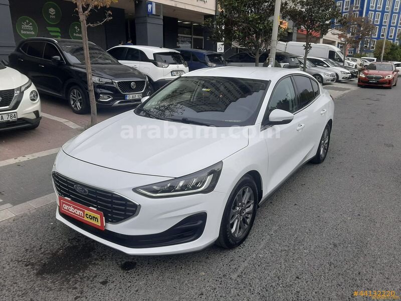 Galeriden Ford Focus 1.5 EcoBlue Titanium Stil 2024 Model Sivas 27.027 km Beyaz