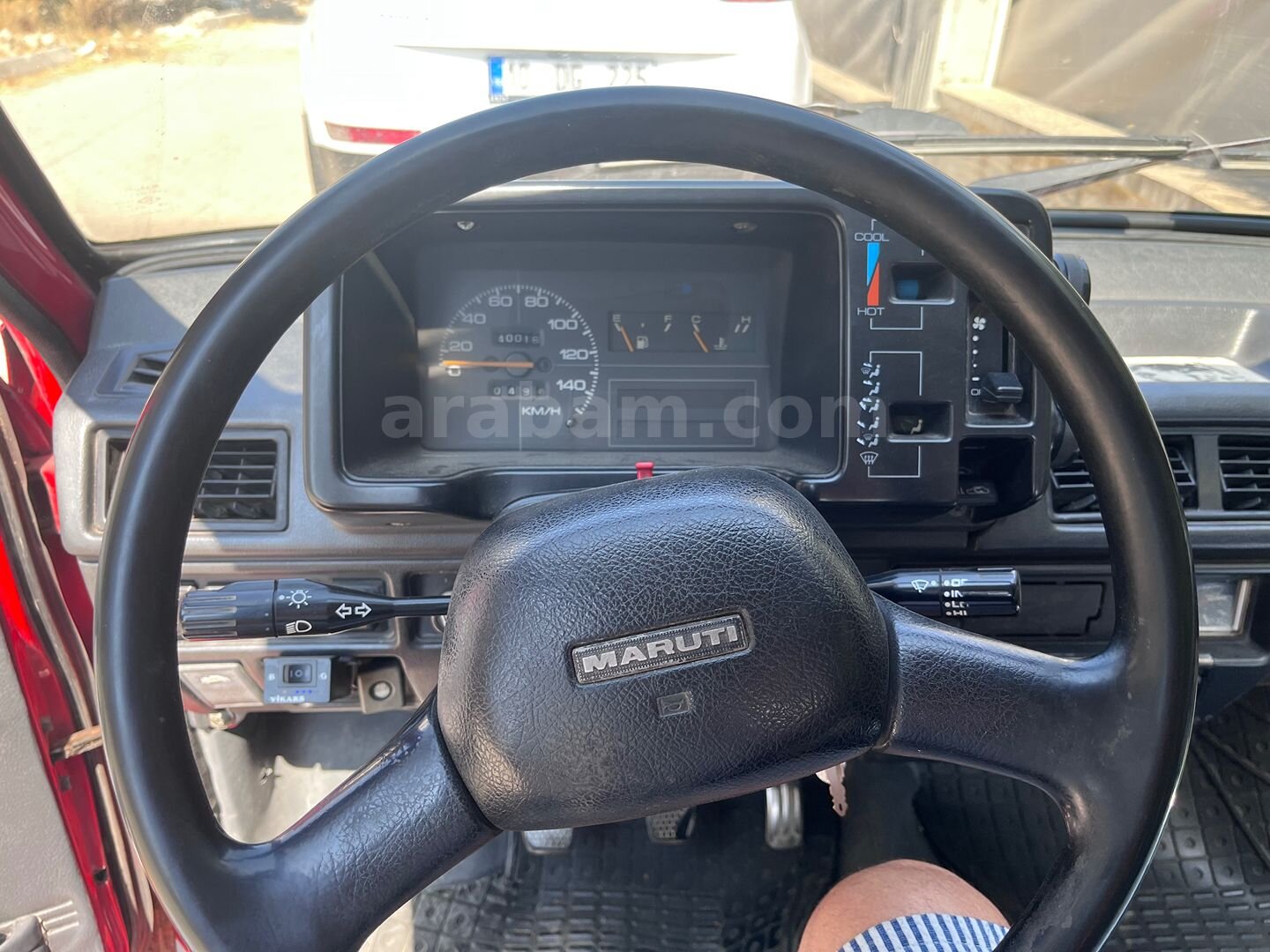 Motoru yeni yakıtı koklayan marutti 2000 Model 1