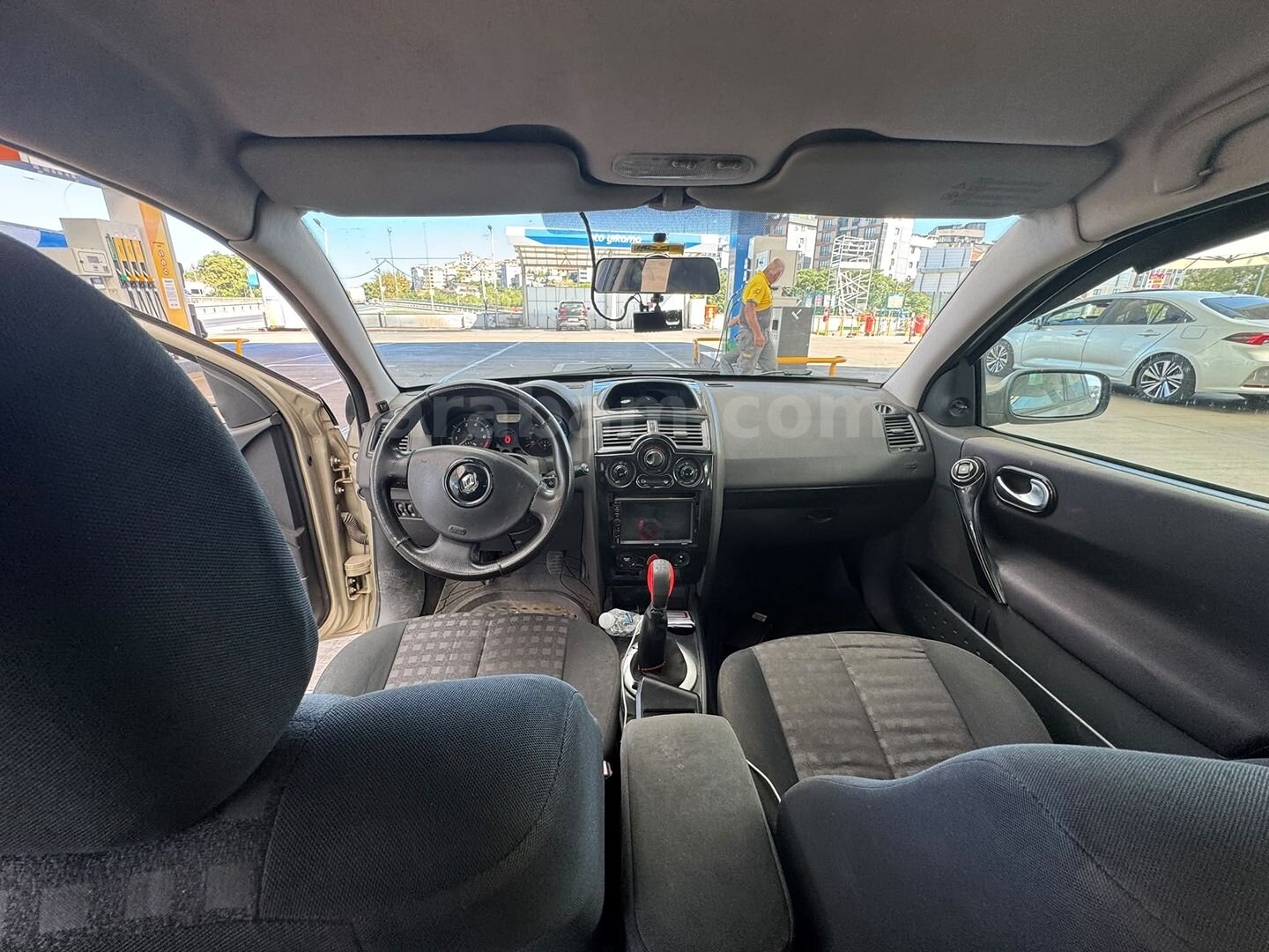 Sahibinden Renault Megane 1.4 Authentique 2006 Model İstanbul 324.000 km Bej 1