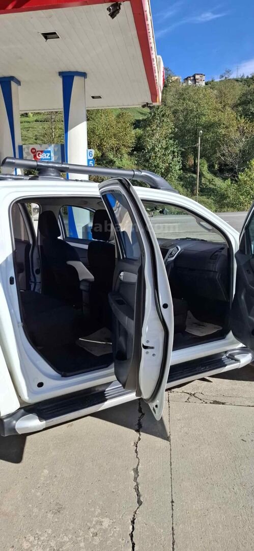 Sahibinden Isuzu D-Max 2.5 4x4 LTD 2016 Model 3