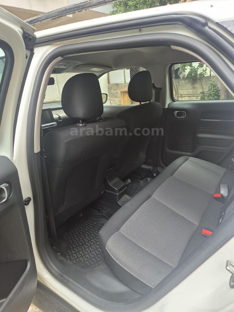 Sahibinden Citroen C4 Cactus 1.6 e-HDi Feel 2015 Model 97.400 km Beyaz 3