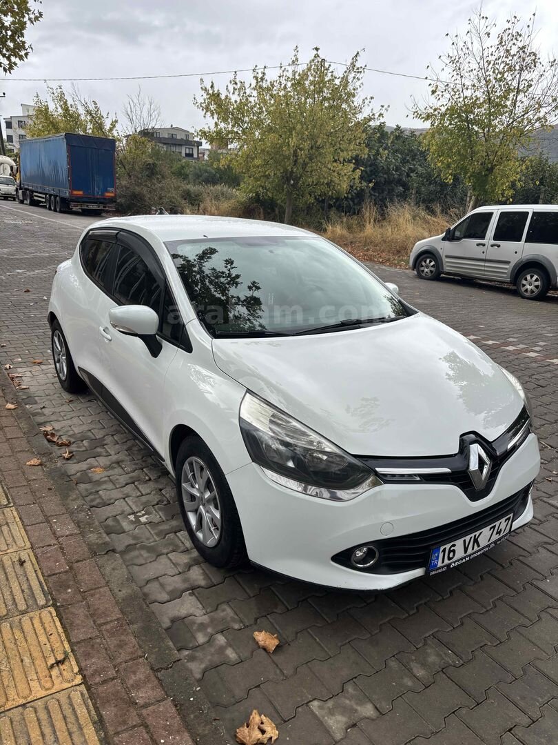 Sahibinden Renault Clio 1.2 Joy 2015 Model Bursa 134.000 km Beyaz 3