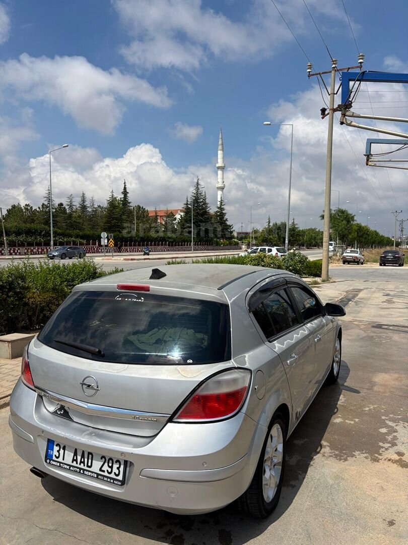 Sahibinden Değişensiz Boyasız otomatik Opel Astra 2005 Model 6