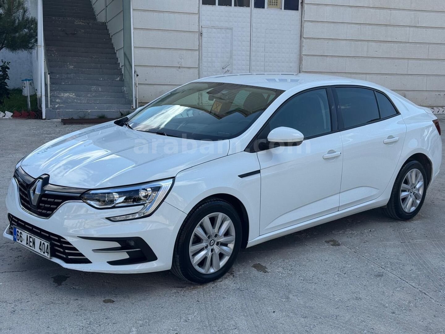Sahibinden Renault Megane 1.3 TCe Joy Comfort 2022 Model Yozgat 54.000 km Beyaz 4