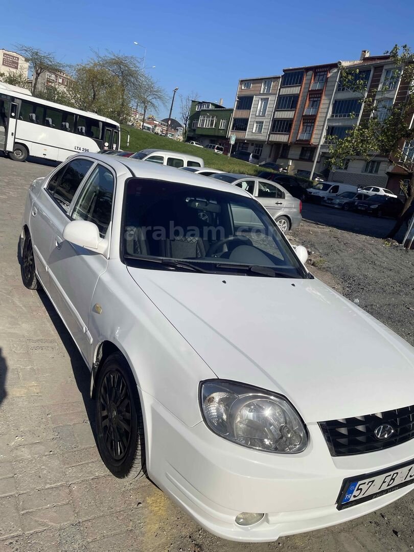 Sahibinden Hyundai Accent 1.6 Admire 2005 Model İstanbul 240.000 km Beyaz 4