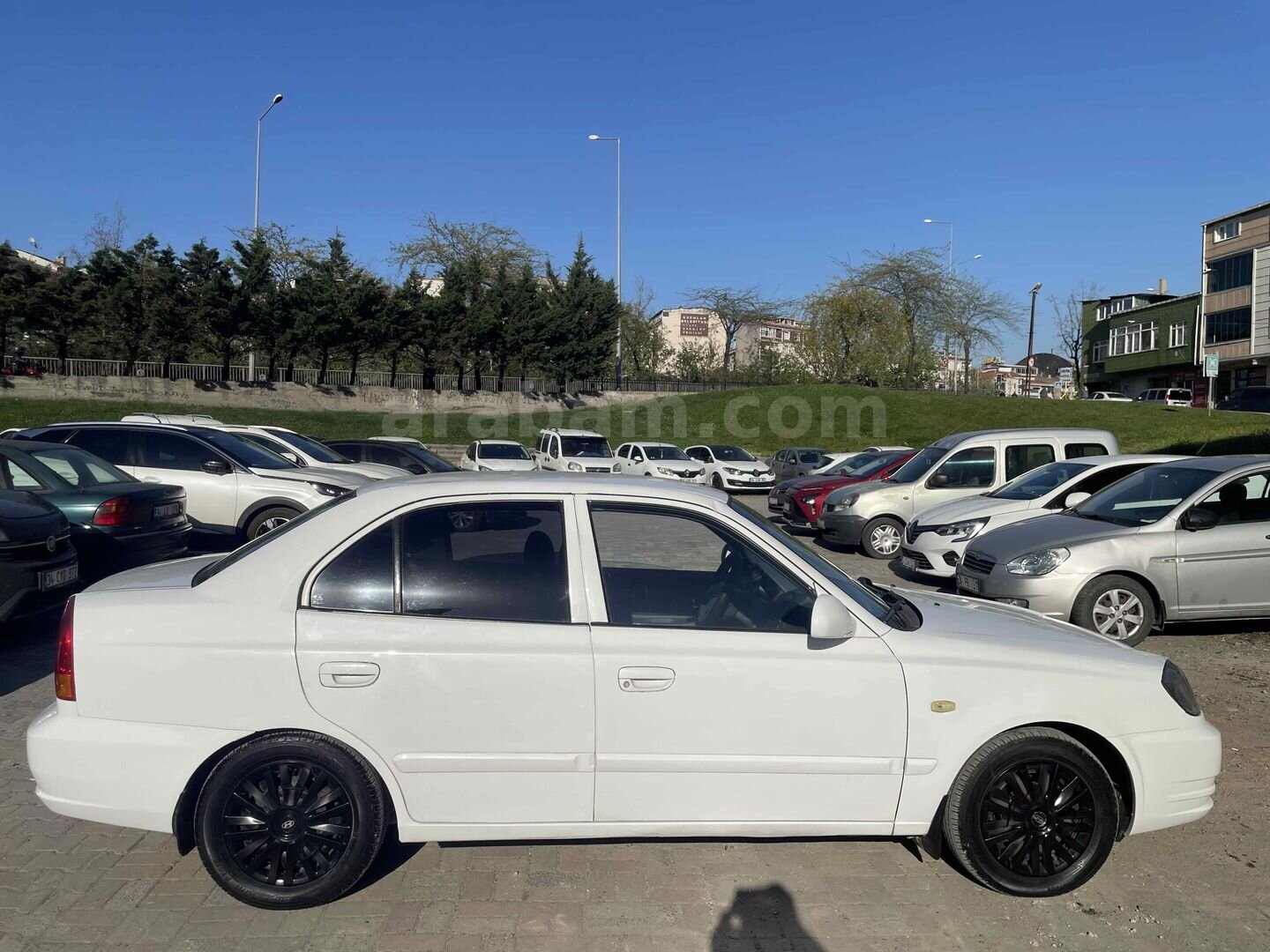 Sahibinden Hyundai Accent 1.6 Admire 2005 Model İstanbul 240.000 km Beyaz 7
